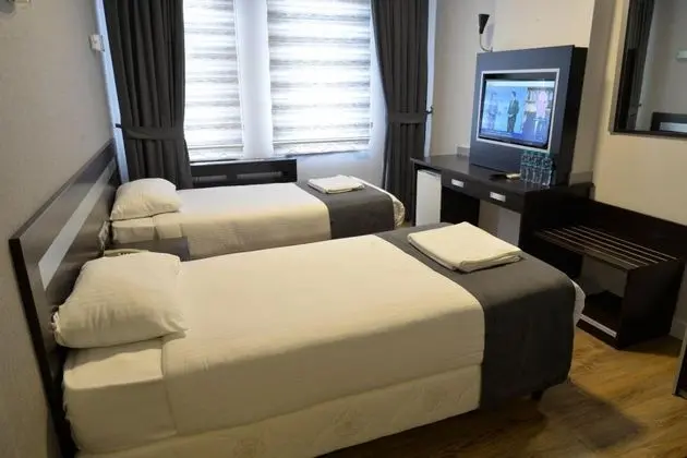 Twin, Şehir Manzaralı