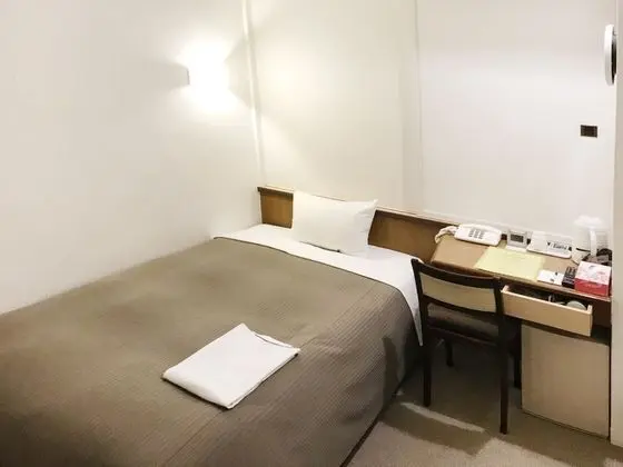 Tek Kişilik Oda, Sigara İçilebilir