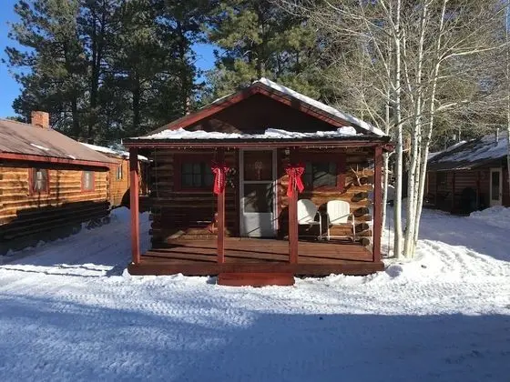 Traditional Kulübe (1)