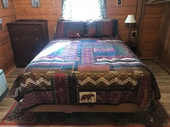 Traditional Kulübe (1)