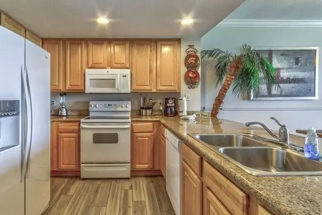 Daire (Grandview East 903 (3/2))
