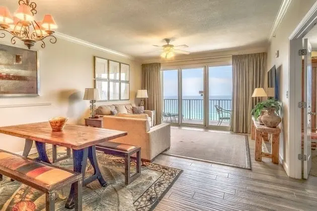 Daire (Grandview East 903 (3/2))