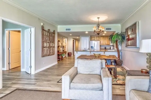 Daire (Grandview East 903 (3/2))