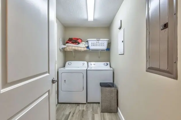 Daire (Grandview East 903 (3/2))