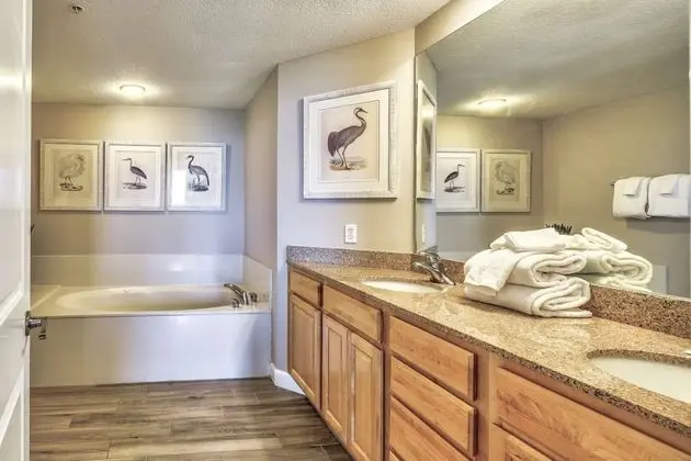 Daire (Grandview East 903 (3/2))