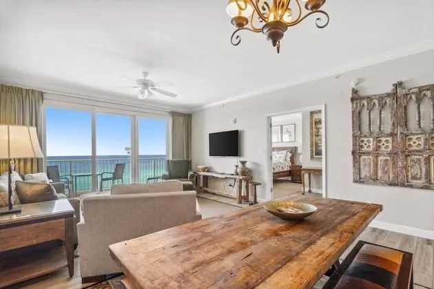 Daire (Grandview East 903 (3/2))