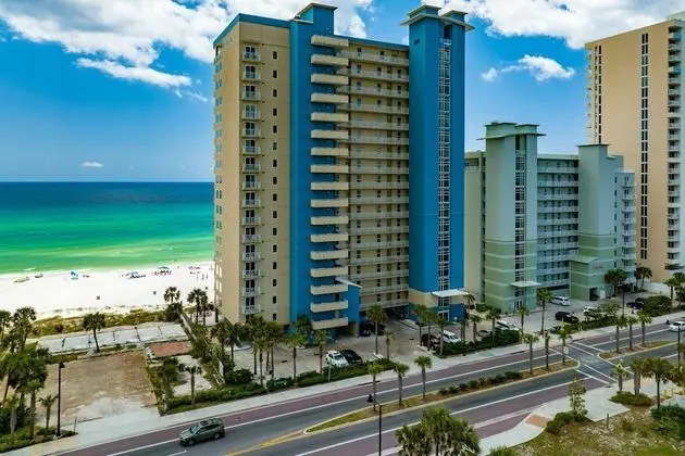 Daire (Grandview East 903 (3/2))