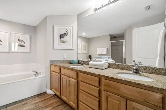 Daire (Grandview East 903 (3/2))