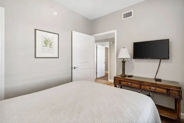 Daire (Grandview East 903 (3/2))
