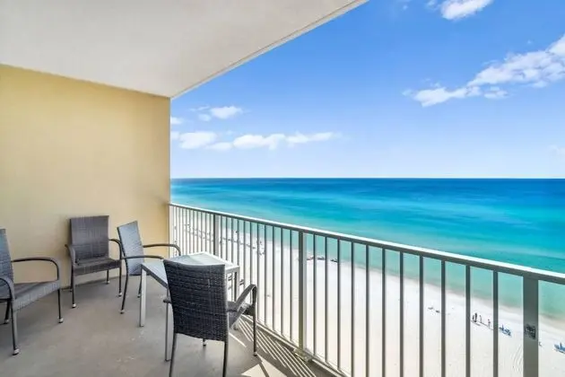 Daire (Grandview East 903 (3/2))