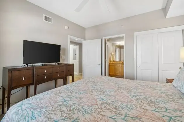 Daire (Grandview East 903 (3/2))