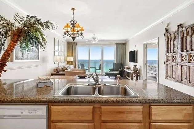 Daire (Grandview East 903 (3/2))