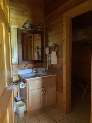 Bring the Cats and the Kids Room