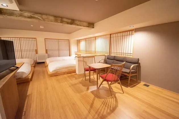 Superior Oda (Family Room)