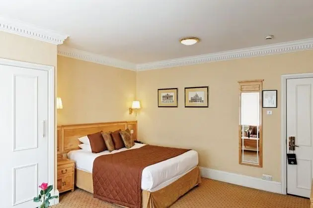 Deluxe Studio with Kitchenette