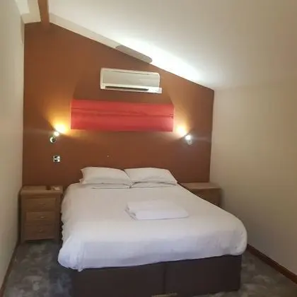 Log Cabin, Accessible Double