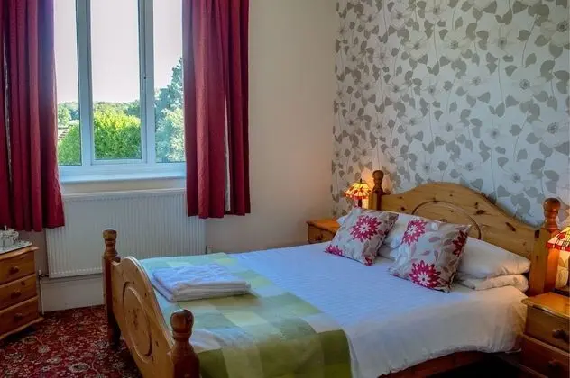 Basic Tek Büyük Yataklı Oda