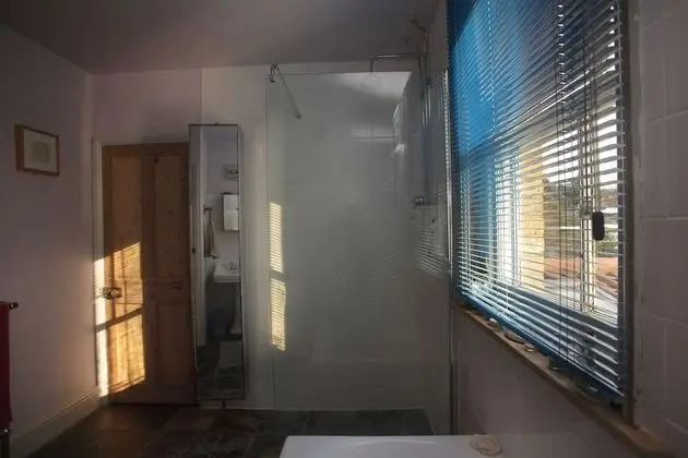 Tek Büyük Yataklı Oda, Ortak Banyo