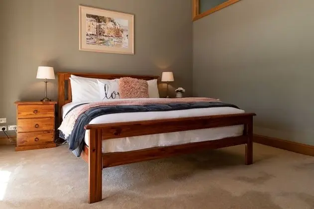 Ev (4 Bedrooms)