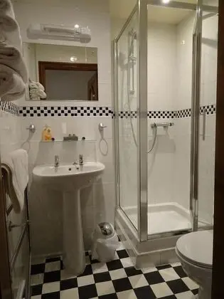 Tek Büyük Yataklı Oda, Banyolu/Duşlu, Bahçe Manzaralı