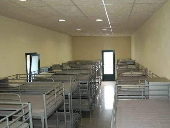 Oda, Karma Ranzalı Oda (26-Bed Dormitory Room)