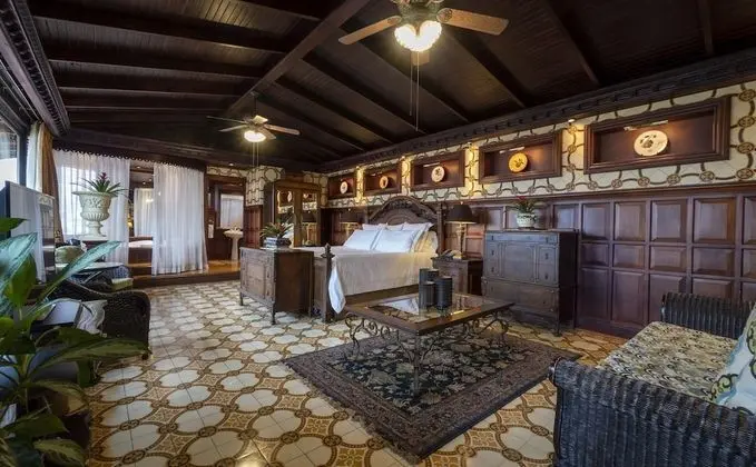 Romantic Süit, 1 En Büyük (King) Boy Yatak, Sıcak Su Küveti, Şehir Manzaralı