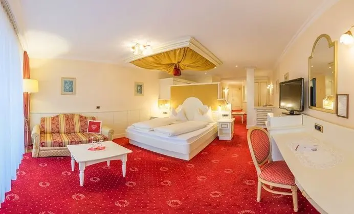 Luxury Süit, 1 Yatak Odası, Balkon, Dağ Manzaralı