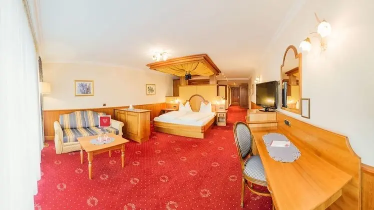 Luxury Süit, 1 Yatak Odası, Balkon, Dağ Manzaralı