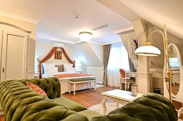 Deluxe Üç Kişilik Oda