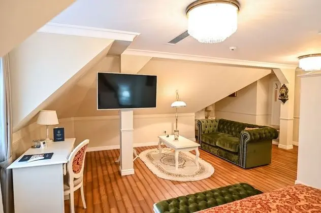 Deluxe Üç Kişilik Oda