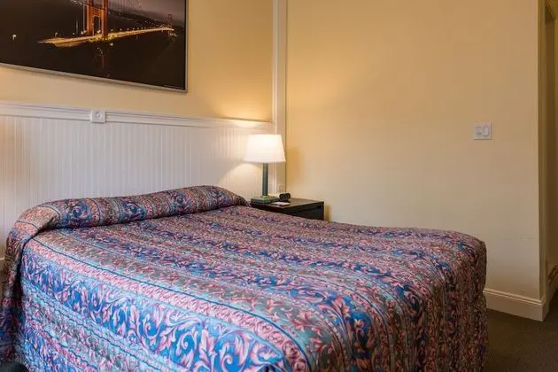 Oda, 1 Büyük (Queen) Boy Yatak