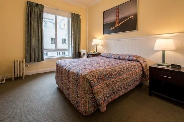 Oda, 1 Büyük (Queen) Boy Yatak