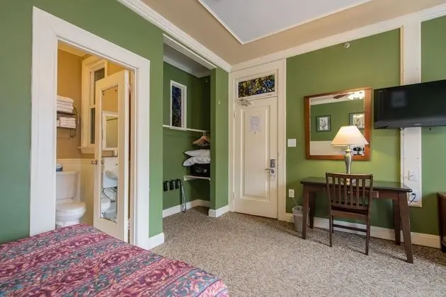 Standard Oda, 1 Büyük (Queen) Boy Yatak, Engellilere Uygun