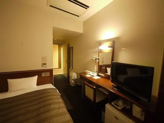 Tek Kişilik Oda, Sigara İçilmez