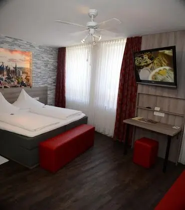 Tek Büyük Yataklı Oda