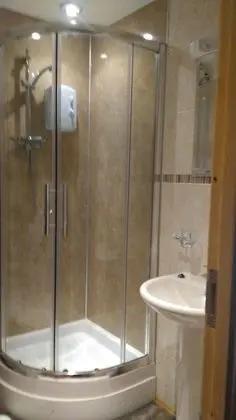 Tek Büyük Yataklı Oda, Banyolu/Duşlu