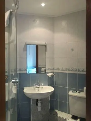 Tek Kişilik Oda, Ortak Banyo