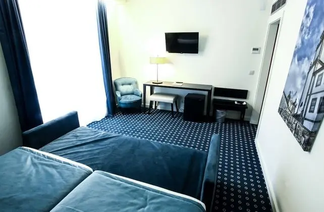 Üç Kişilik Oda