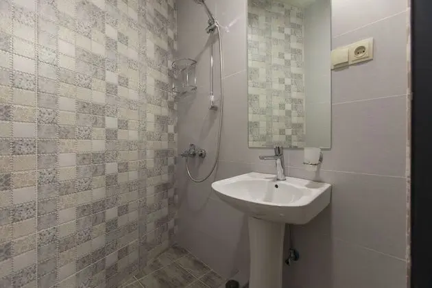 Basic Tek Büyük Yataklı Oda