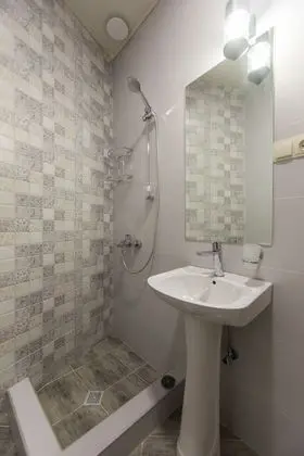Basic Tek Büyük Yataklı Oda