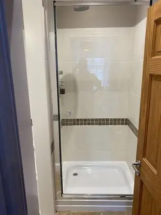 Tek Büyük Yataklı Oda, Banyolu/Duşlu ((Room 4))