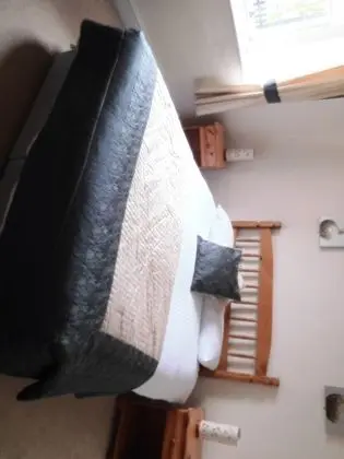 Tek Büyük veya İki Ayrı Yataklı Oda, Banyolu/Duşlu (Room 2)