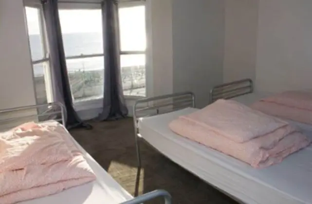 Economy Üç Kişilik Oda, Özel Banyo