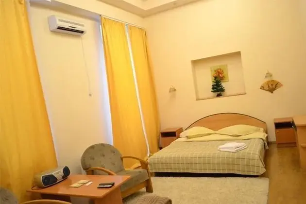 Apart Daire (Studio,  9A Mykhailivsky Lane )