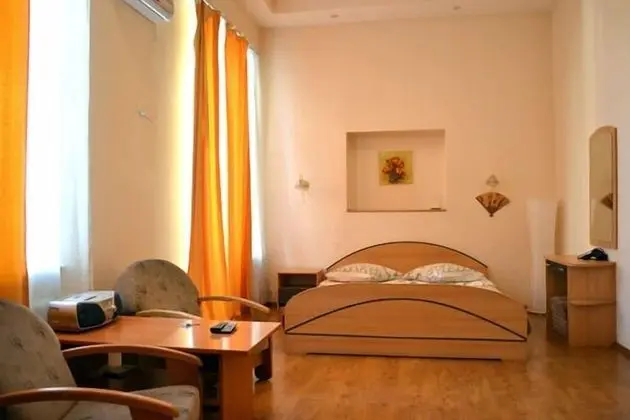 Apart Daire (Studio,  9A Mykhailivsky Lane )