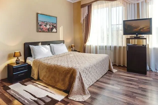 Standard Oda, 1 Çift Kişilik Yatak ve Çekyat
