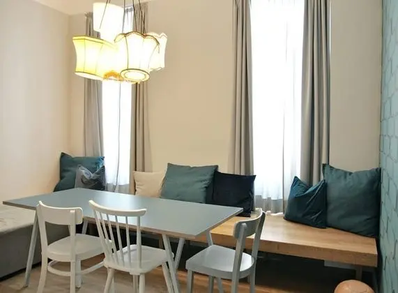 Süit, Bahçe Manzaralı, Zemin Kat (Reschgasse 4)