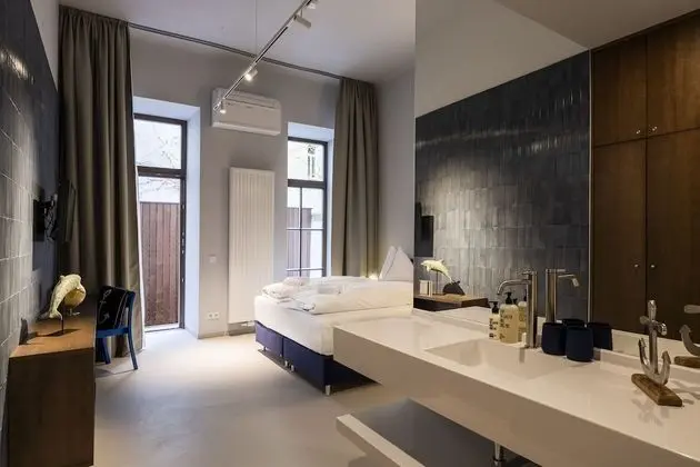 Street Suite Serviten