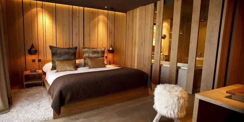 Tek Büyük Yataklı Oda (Authentic, Spa access included)