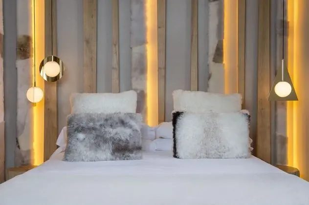 Tek Büyük Yataklı Oda (Authentic, Spa access included)